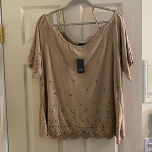 Torrid off the shoulder shirt size 0